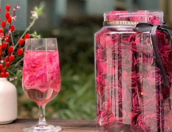 Dehydrated Roses