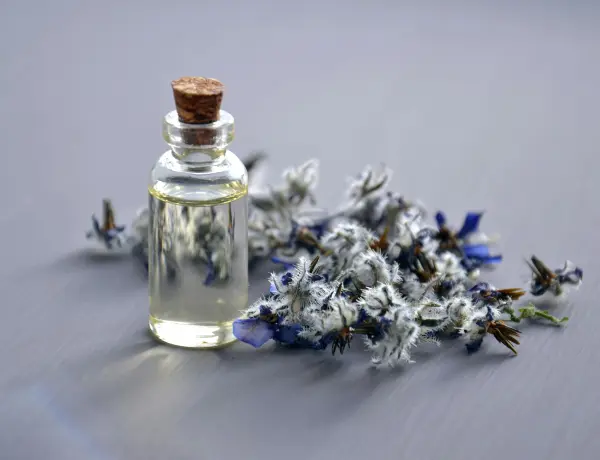6 Benefits Of A Bath With Lavender Essential Oil