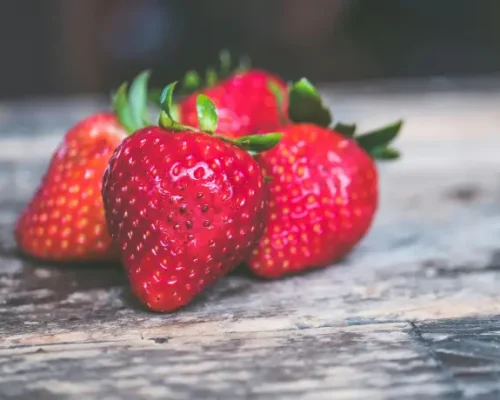 FD Strawberry Whole1